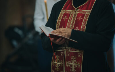 Jak wybrać idealny ornat na jubileusz parafialny?